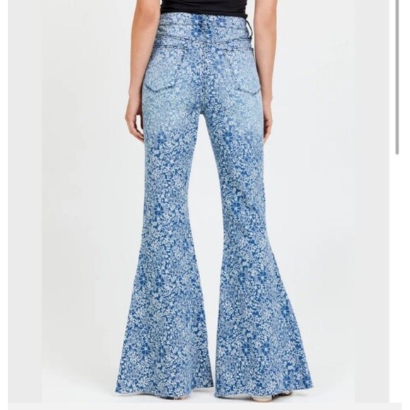 Altar'd State Womens Boho Flare Jeans Size 31 Blue Denim Floral Bell Bottom - Picture 2 of 12